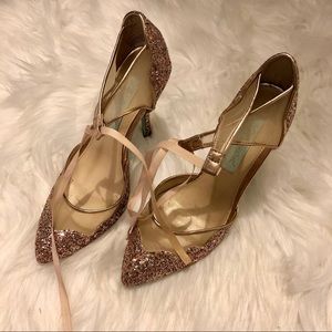 Betsey Johnson stela rose gold pumps sz6